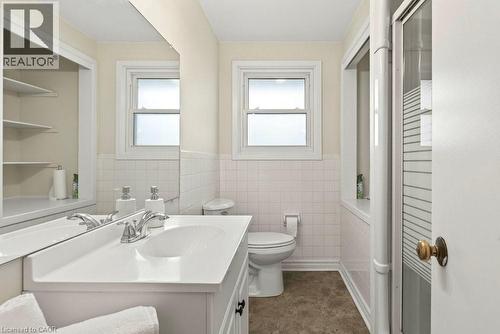 20 St. Charles Drive, Thorold, ON - Indoor Photo Showing Bathroom