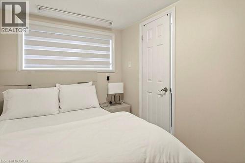 20 St. Charles Drive, Thorold, ON - Indoor Photo Showing Bedroom