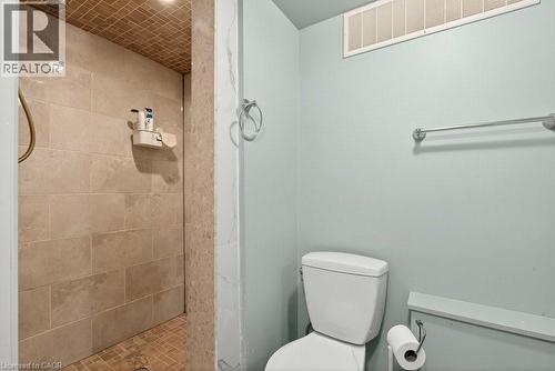 20 St. Charles Drive, Thorold, ON - Indoor Photo Showing Bathroom