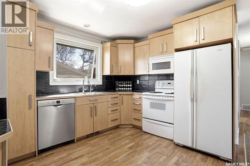 87 Carmichael Road, Regina, SK - Indoor Photo Showing Kitchen