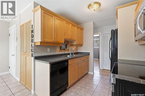 2022 Easthill, Saskatoon, SK - Indoor Photo Showing Kitchen