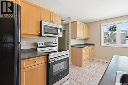 2022 Easthill, Saskatoon, SK - Indoor Photo Showing Kitchen