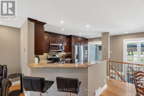 142 College Circle, Ottawa, ON - Indoor Photo Showing Kitchen With Upgraded Kitchen