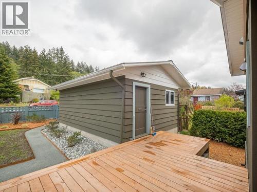 5461 Maple Ave, Powell River, BC - Outdoor With Deck Patio Veranda With Exterior