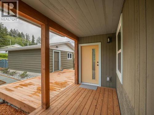 5461 Maple Ave, Powell River, BC - Outdoor With Deck Patio Veranda With Exterior
