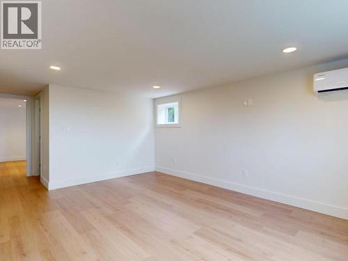 5461 Maple Ave, Powell River, BC - Indoor