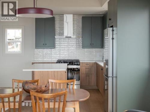 5461 Maple Ave, Powell River, BC - Indoor