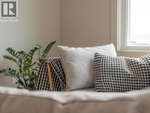 5461 Maple Ave, Powell River, BC - Indoor Photo Showing Bedroom