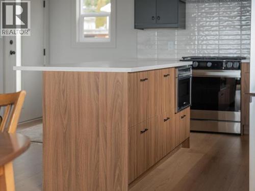 5461 Maple Ave, Powell River, BC - Indoor Photo Showing Kitchen