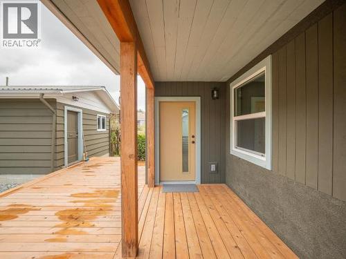 5461 Maple Ave, Powell River, BC - Outdoor With Deck Patio Veranda With Exterior