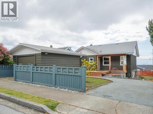 5461 Maple Ave, Powell River, BC - Outdoor