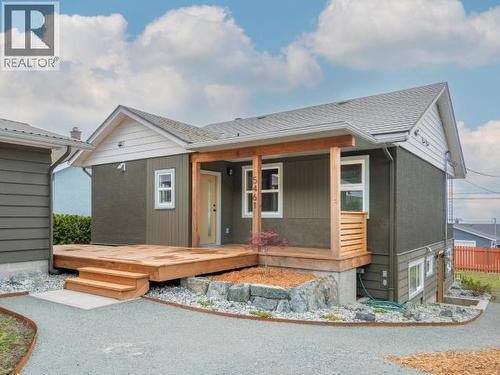 5461 Maple Ave, Powell River, BC - Outdoor