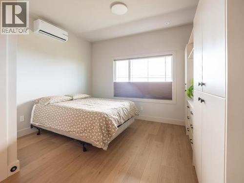 5461 Maple Ave, Powell River, BC - Indoor Photo Showing Bedroom