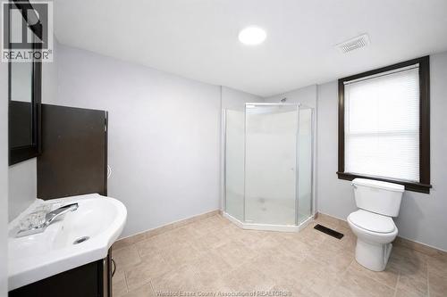 3463 Harris Street, Windsor, ON - Indoor Photo Showing Bathroom
