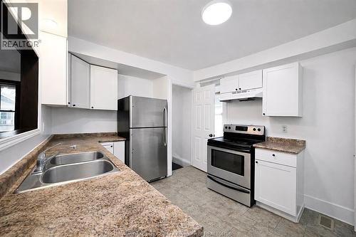 3463 Harris Street, Windsor, ON - Indoor Photo Showing Kitchen With Double Sink