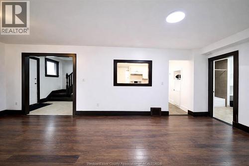 3463 Harris Street, Windsor, ON - Indoor