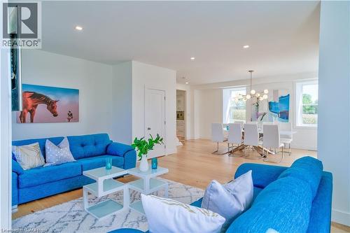 1748 Centre Road, Flamborough, ON - Indoor Photo Showing Living Room