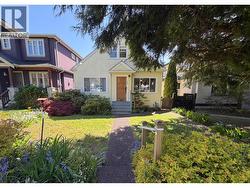 134 W 40TH AVENUE  Vancouver, BC V5Y 2R2