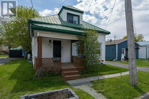 17 MEYERS STREET  Quinte West (Trenton Ward), ON K8V 1W5