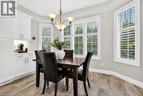 5901 Chercover Court, Burlington, ON - Indoor Photo Showing Dining Room