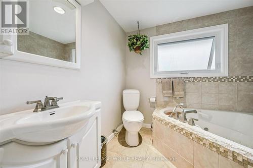 42 Trailview Drive, Kitchener, ON - Indoor Photo Showing Bathroom