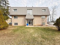 4 - 90 WOODLAWN ROAD Welland (N. Welland), ON L3C 3J5