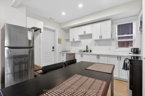 11 Barnesdale Avenue N, Hamilton, ON - Indoor Photo Showing Kitchen With Upgraded Kitchen