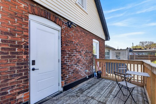 11 Barnesdale Avenue N, Hamilton, ON - Outdoor With Exterior