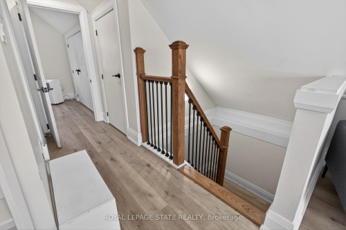 11 Barnesdale Avenue N, Hamilton, ON - Indoor Photo Showing Other Room