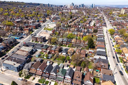 11 Barnesdale Avenue N, Hamilton, ON - Outdoor With View