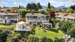 3632 Seaview Cres Saltair, BC V9G 2A1