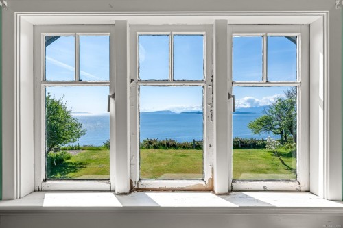 965 Balmoral Rd, Comox, BC 