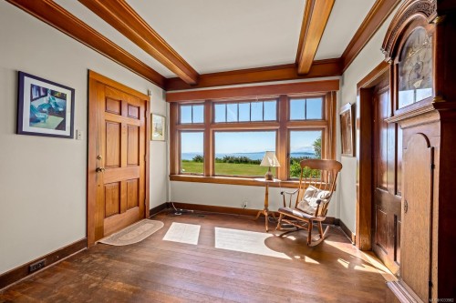 965 Balmoral Rd, Comox, BC 