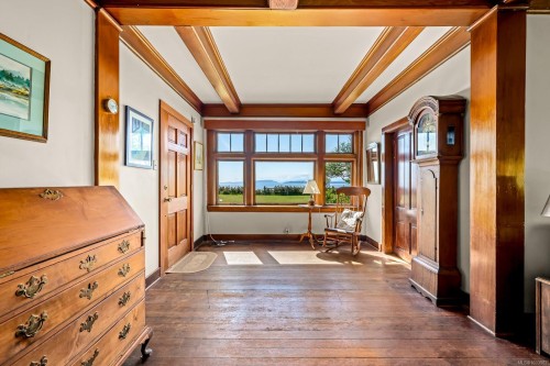965 Balmoral Rd, Comox, BC 