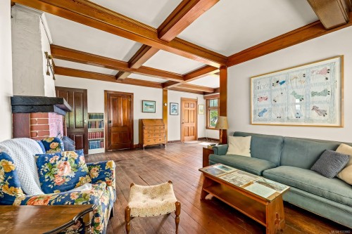 965 Balmoral Rd, Comox, BC 