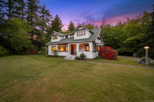 965 Balmoral Rd, Comox, BC 