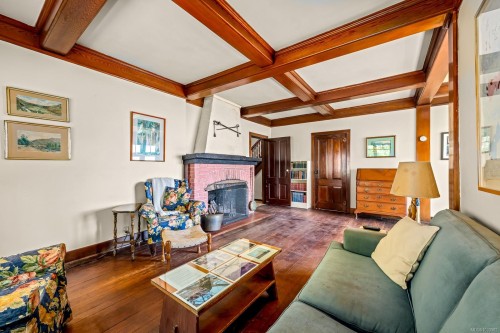 965 Balmoral Rd, Comox, BC 
