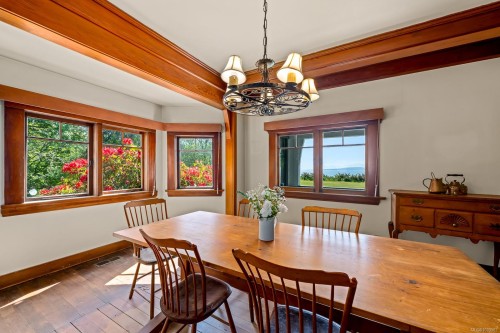 965 Balmoral Rd, Comox, BC 