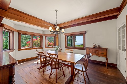 965 Balmoral Rd, Comox, BC 