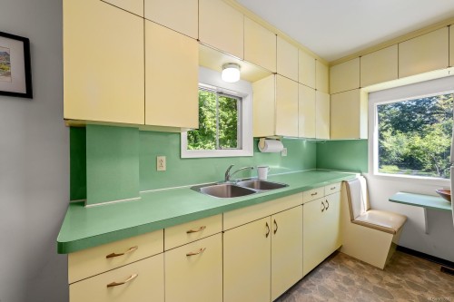 965 Balmoral Rd, Comox, BC 
