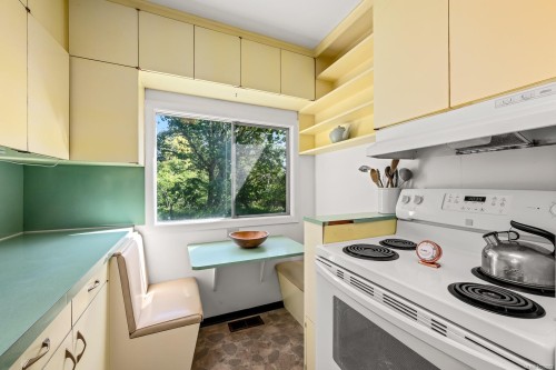 965 Balmoral Rd, Comox, BC 