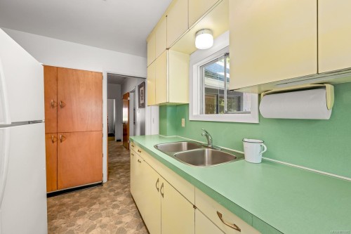 965 Balmoral Rd, Comox, BC 