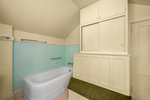 965 Balmoral Rd, Comox, BC 