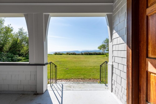 965 Balmoral Rd, Comox, BC 