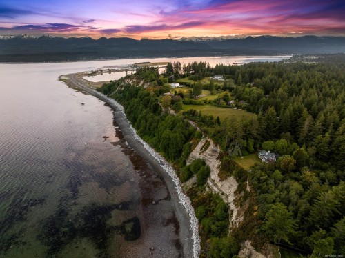 965 Balmoral Rd, Comox, BC 