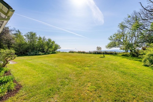 965 Balmoral Rd, Comox, BC 