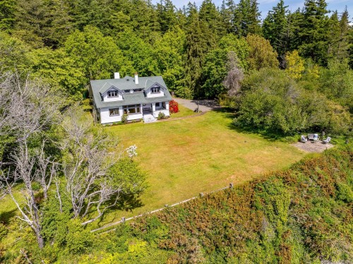 965 Balmoral Rd, Comox, BC 