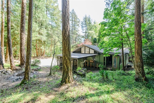 128 Sunset Dr, Salt Spring, BC 