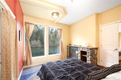 2420 Campbell River Rd, Campbell River, BC 