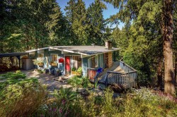4619 Sailor Easement Rd Pender Island, BC V0N 2M2
